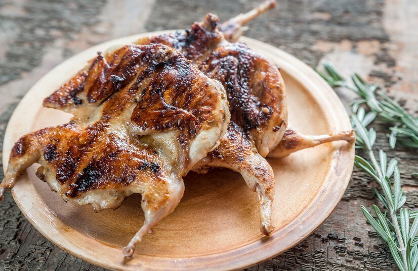 Carne jugosa de codorniz para una vida sana